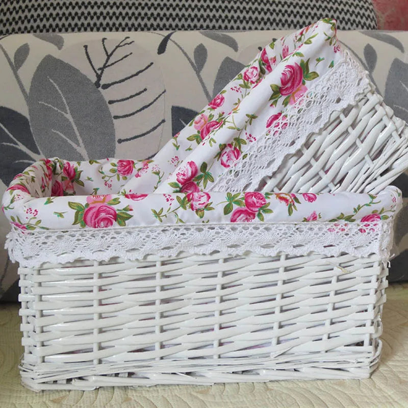 Panier en rotin blanc