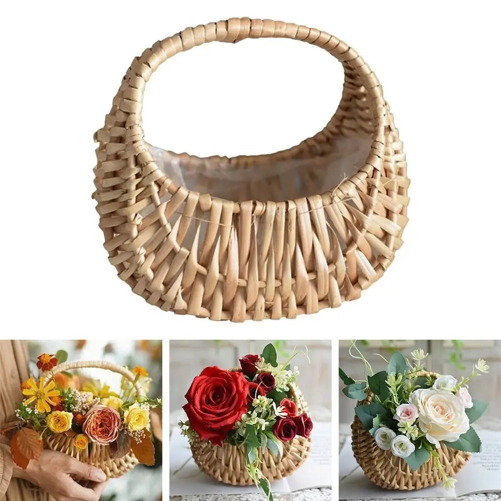 Petit panier en osier avec anse