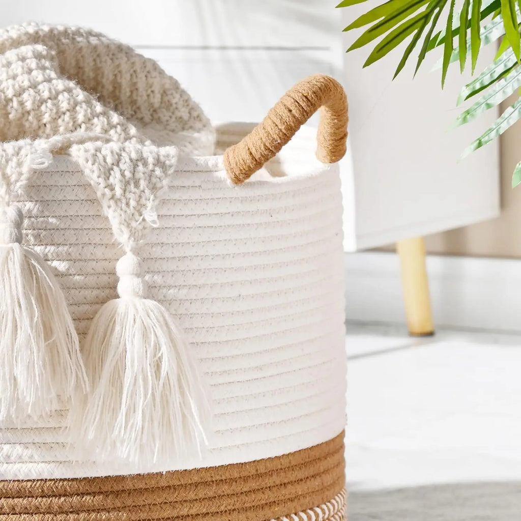 Panier à linge en osier blanc
