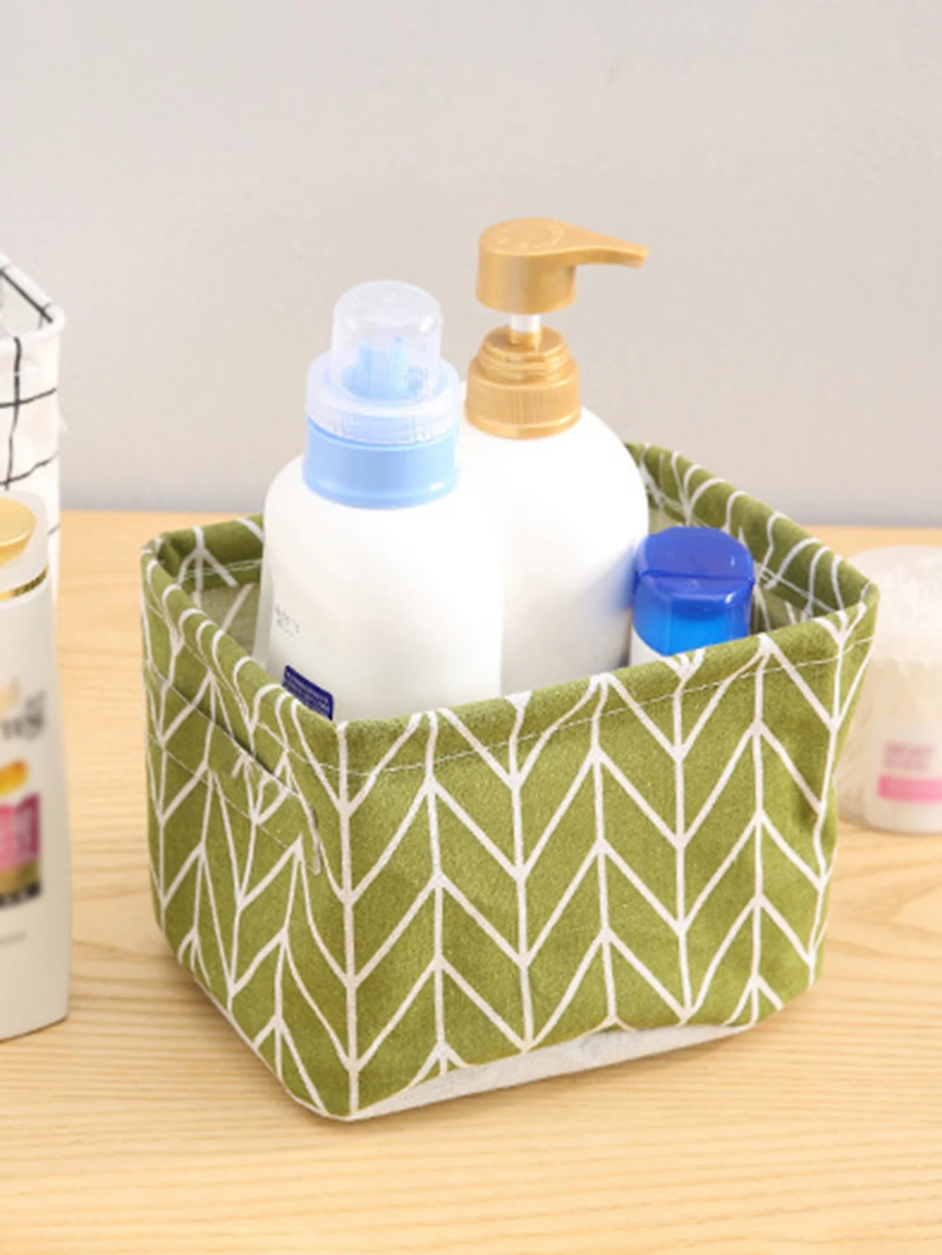 Petit panier de rangement salle de bain