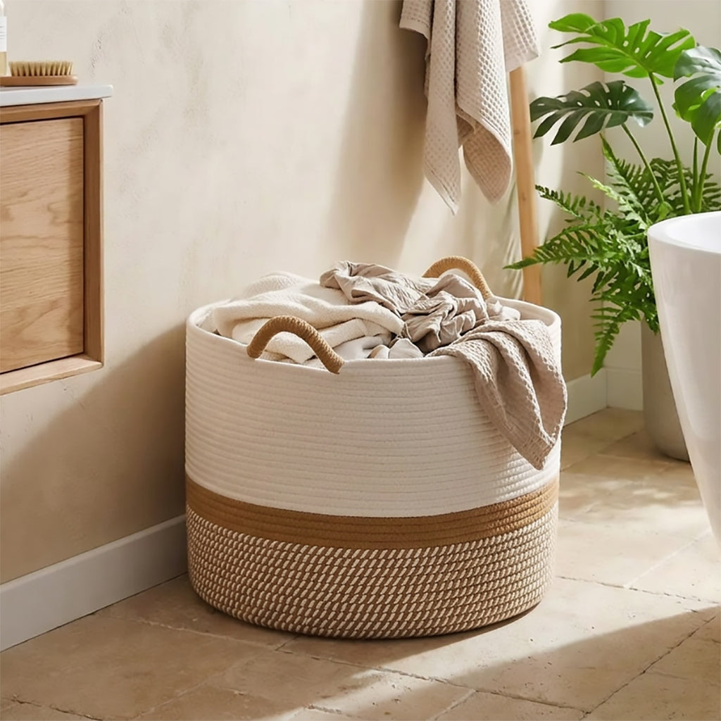 Panier à linge en osier blanc